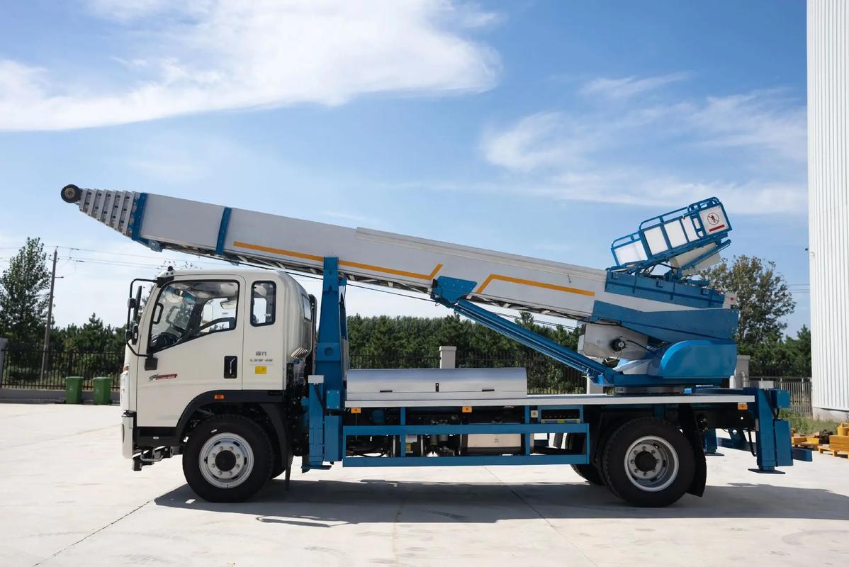 连云港连云云梯上料车租赁费用