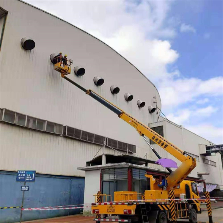 连云港连云高空作业车出租服务：专业广告牌安装解决方案